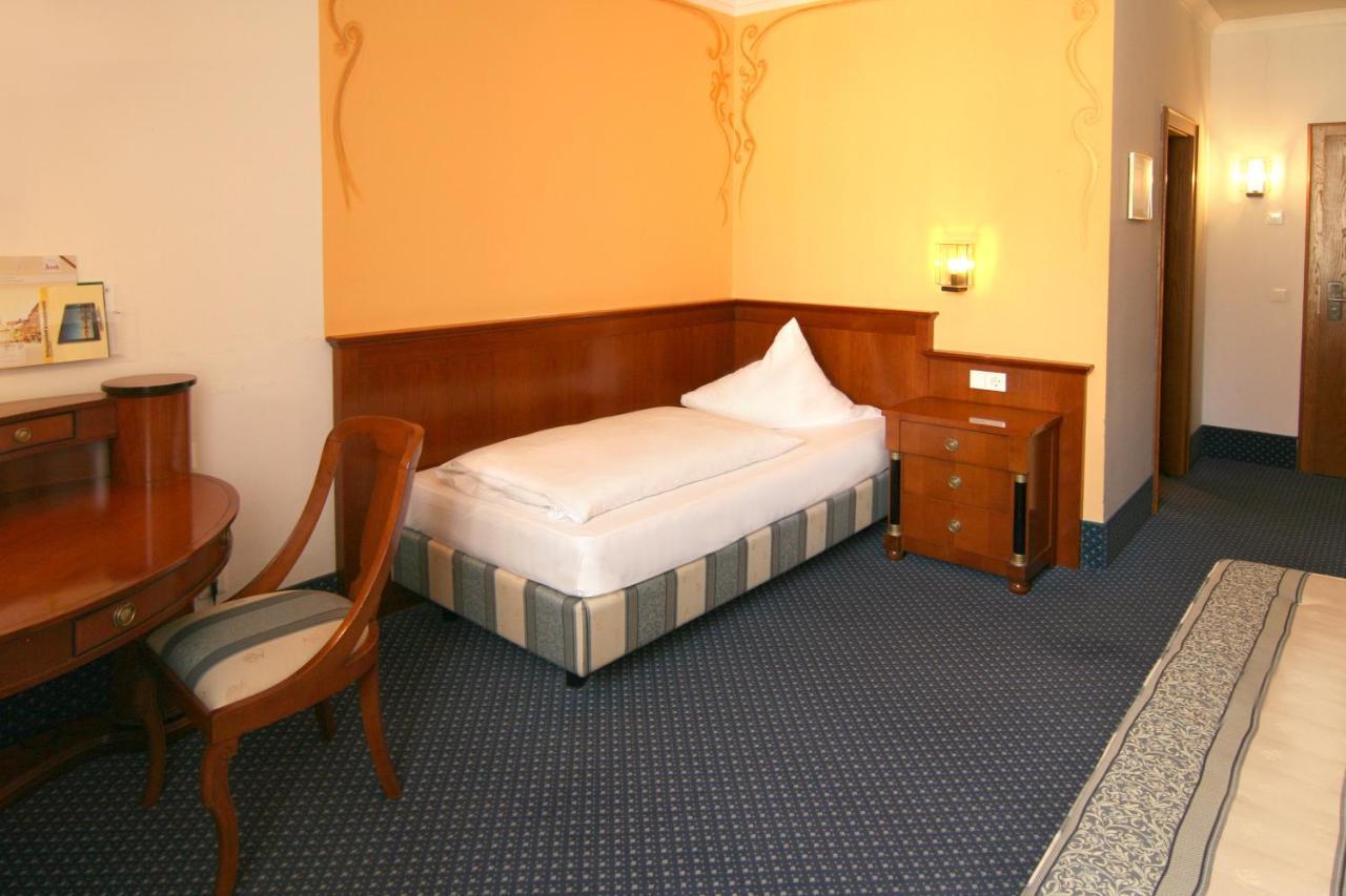 Altstadthotel Arch Регенсбург Екстериор снимка
