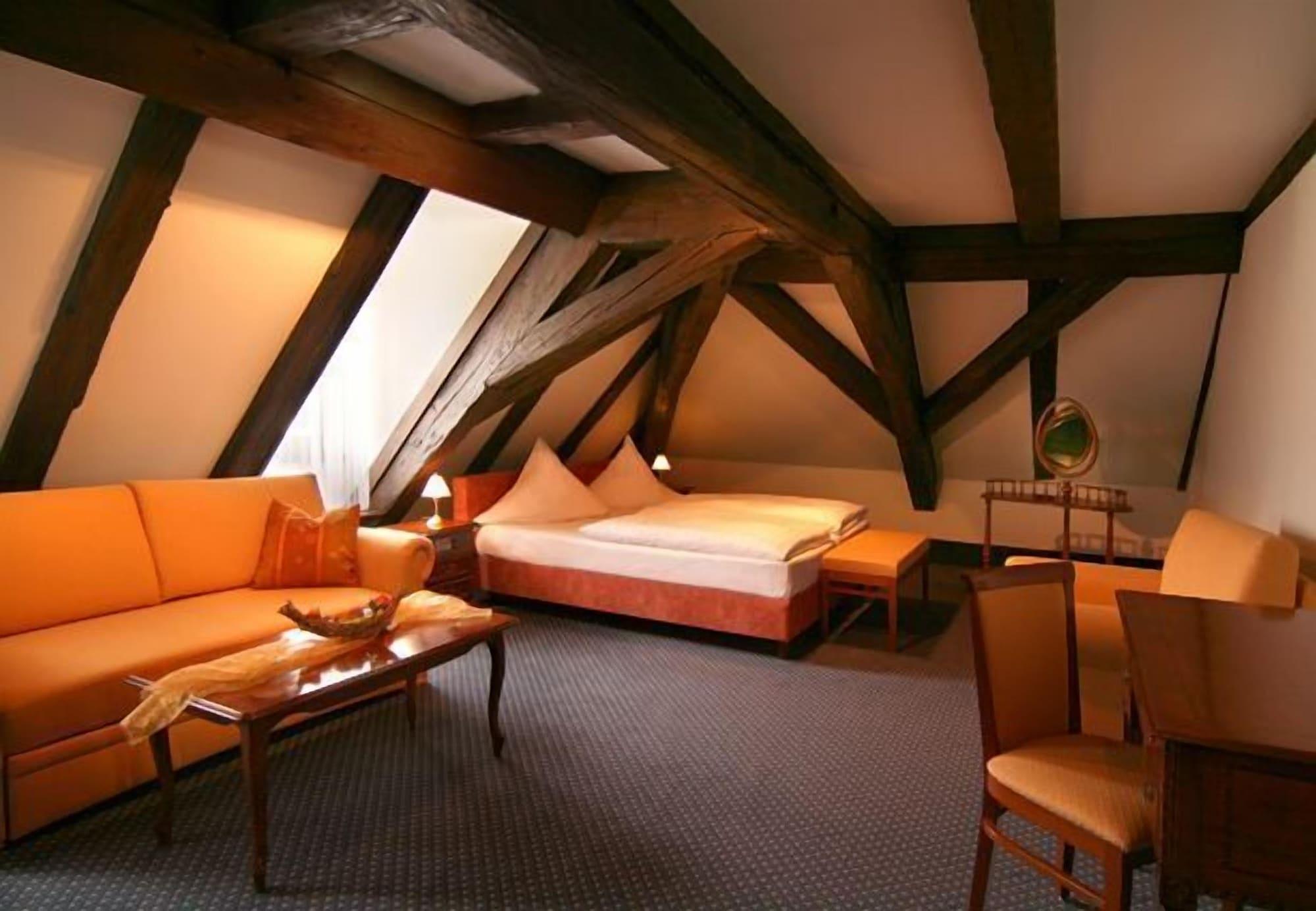 Altstadthotel Arch Регенсбург Екстериор снимка