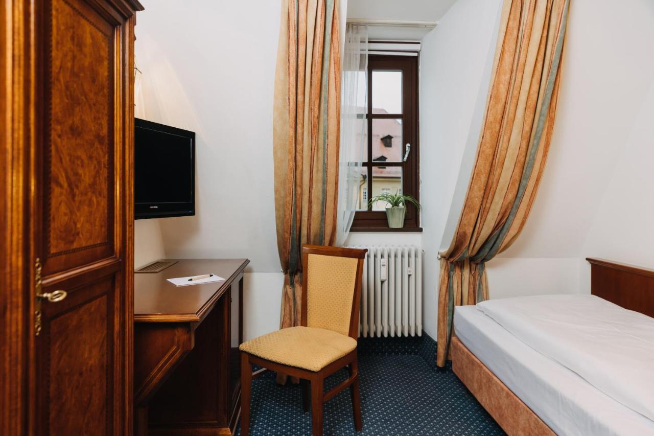 Altstadthotel Arch Регенсбург Екстериор снимка