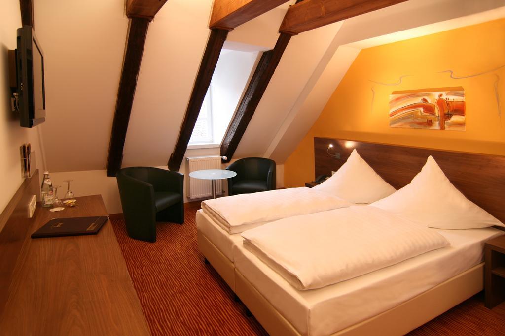 Altstadthotel Arch Регенсбург Екстериор снимка