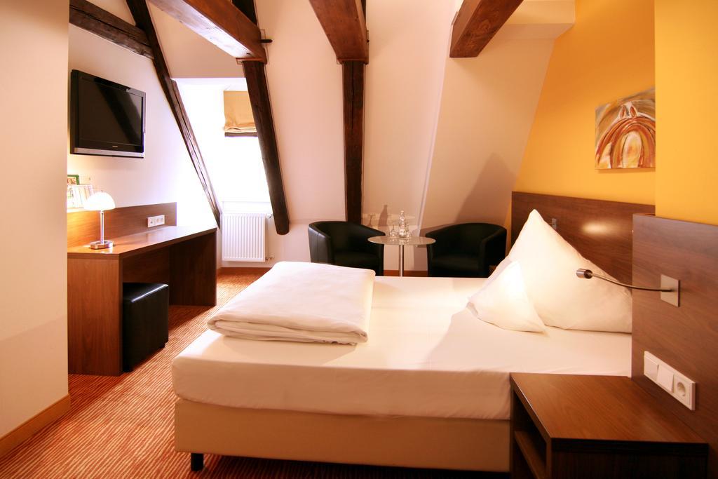 Altstadthotel Arch Регенсбург Екстериор снимка