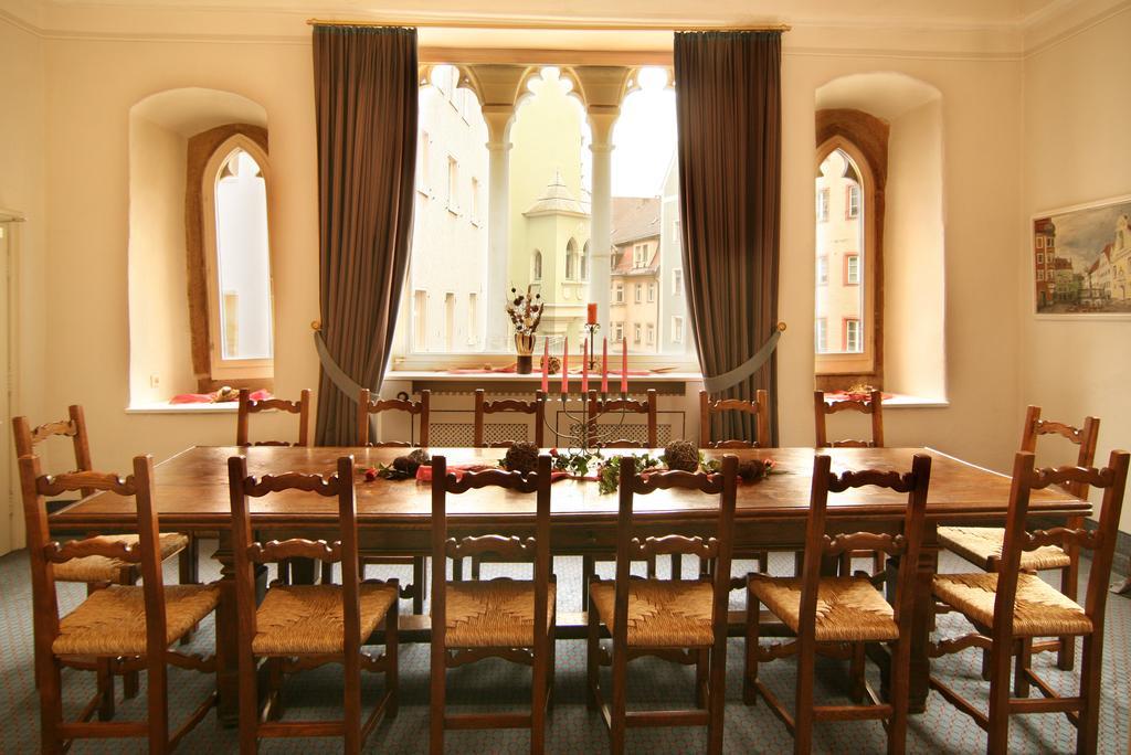 Altstadthotel Arch Регенсбург Ресторант снимка